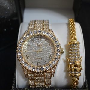 Gold plated full busted and bracelet set